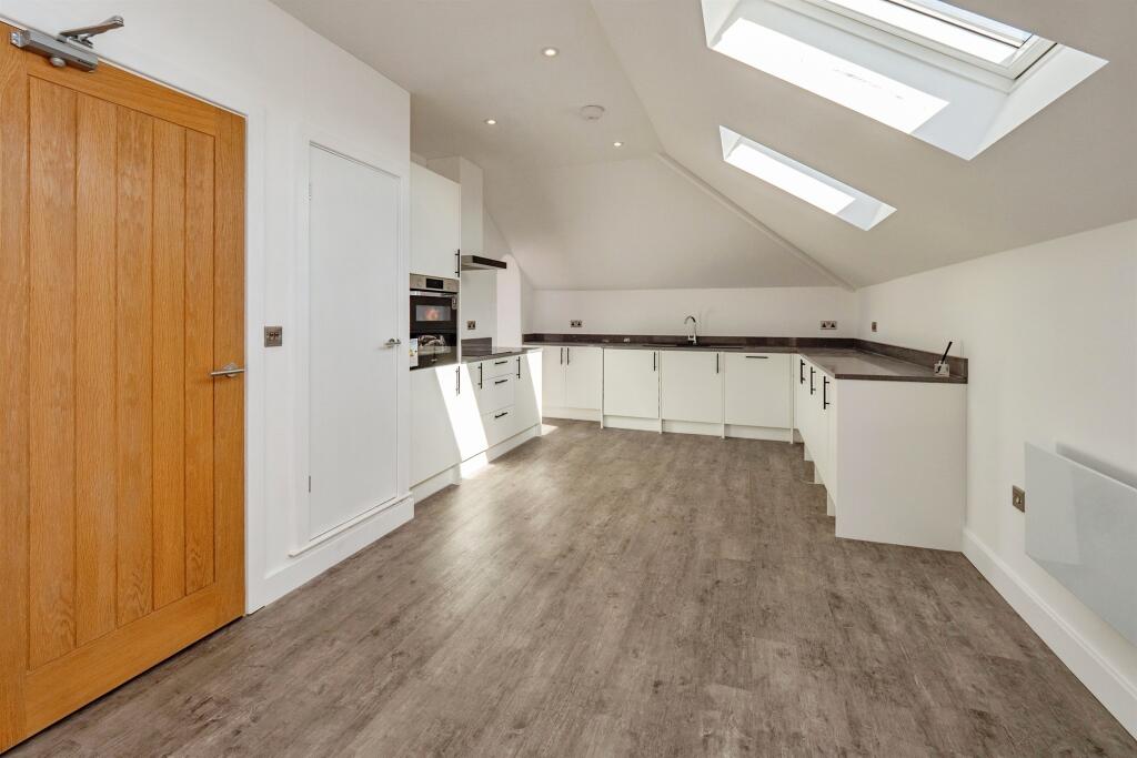 Apartment in Hull - View 4
