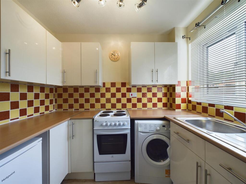 Additional image 3 of 94 Kendal Grove Solihull B92 0PS