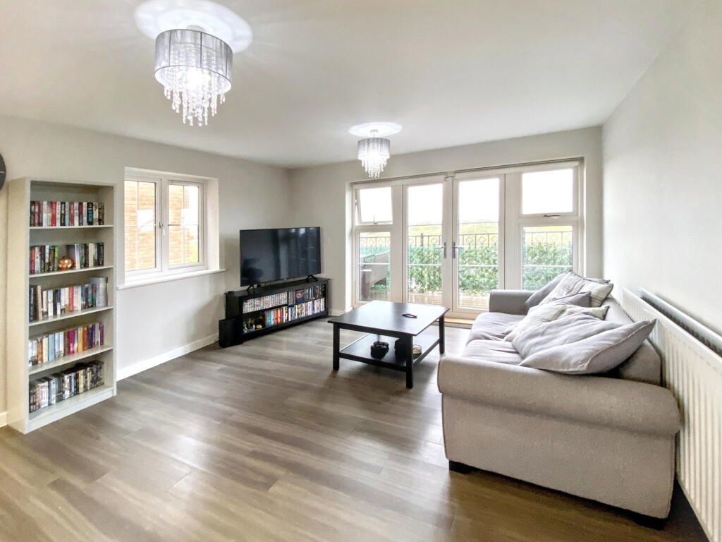 Apartment in Tonbridge - More