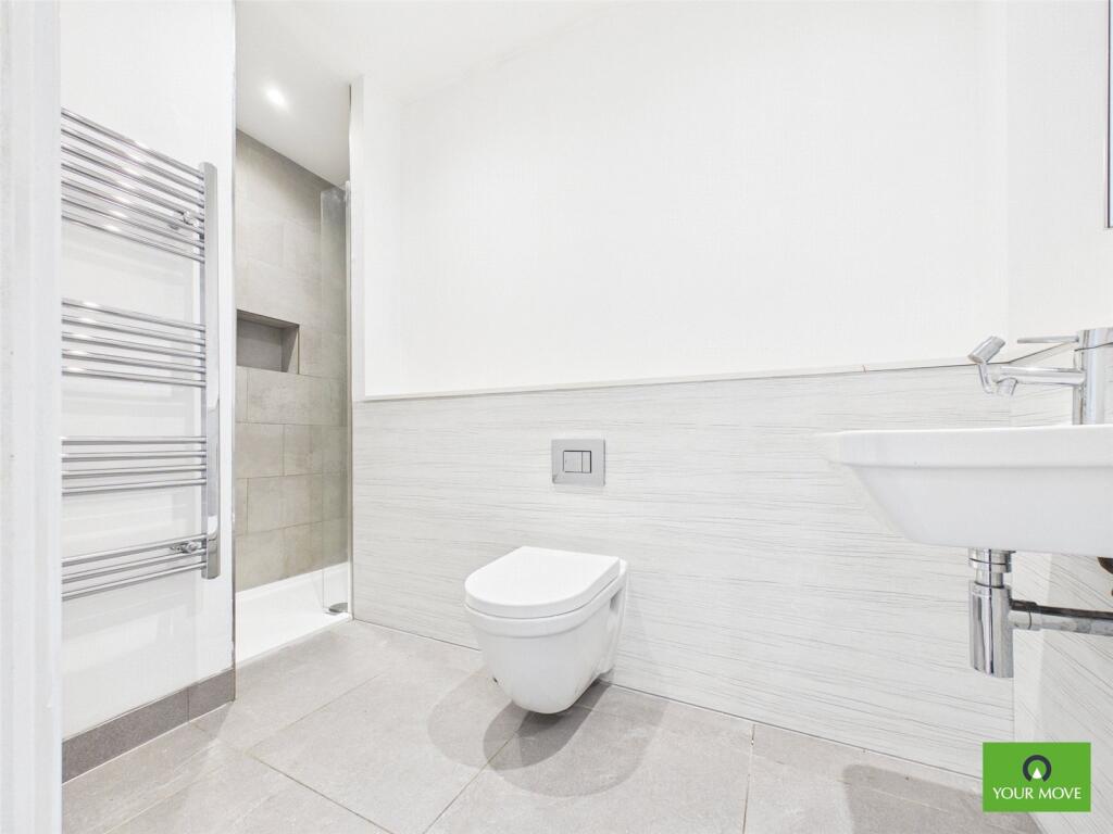 Apartment in Romford - View 4