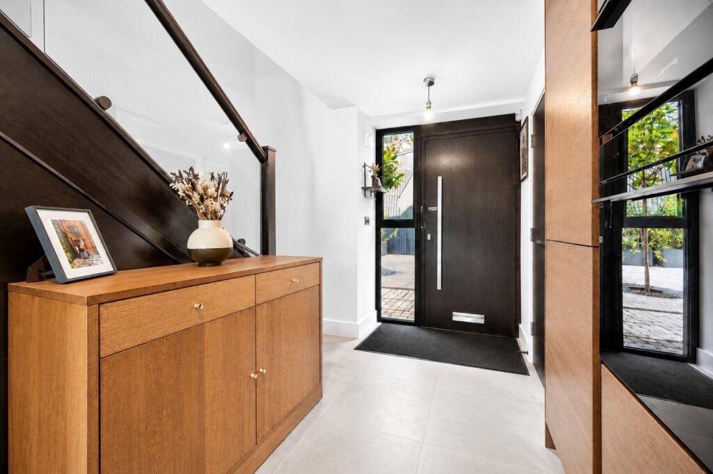 Apartment in St Albans - View 5