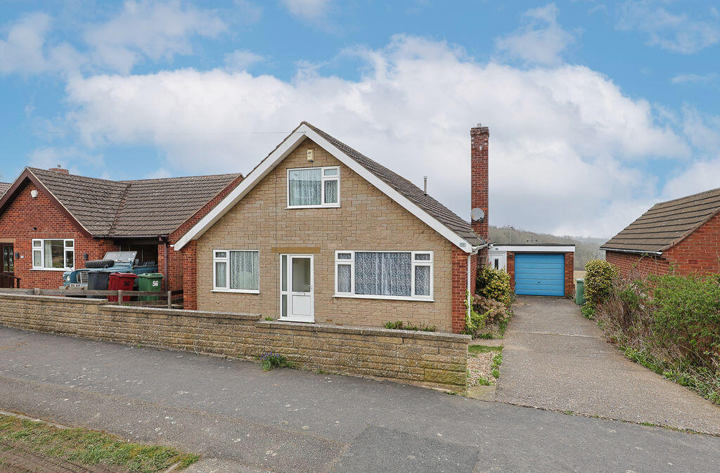 4-bed detached on Chartwell Avenue, Wingerworth, Chesterfield, £300,000