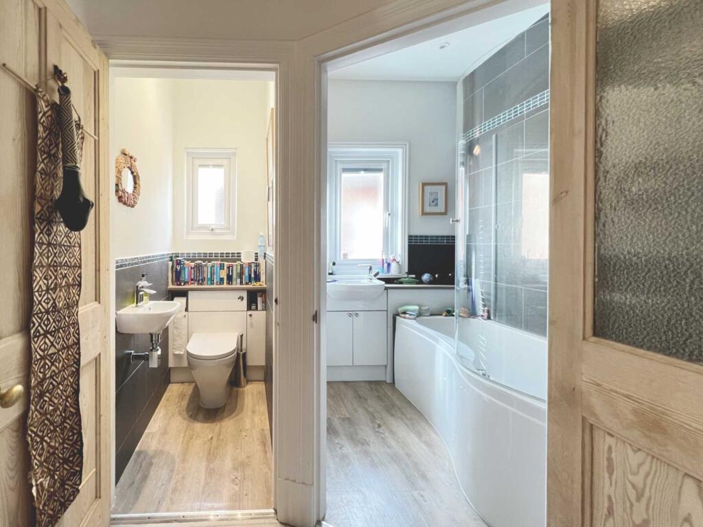 Apartment in London - View 4