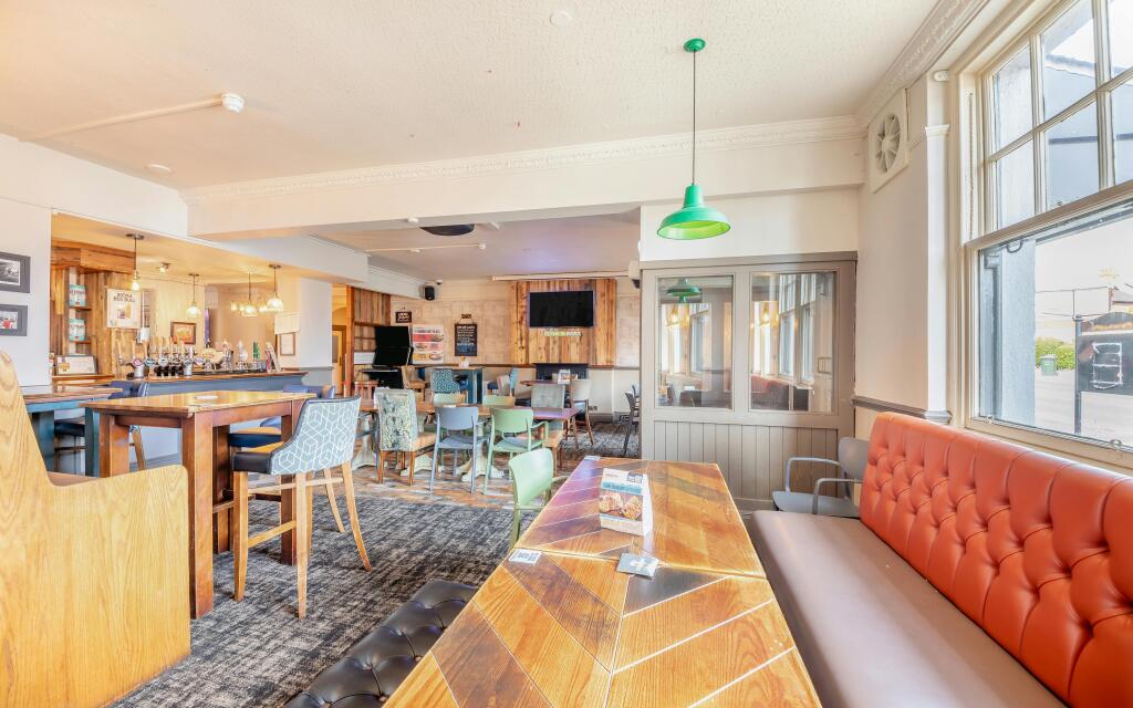 8644242-interior03.jpg