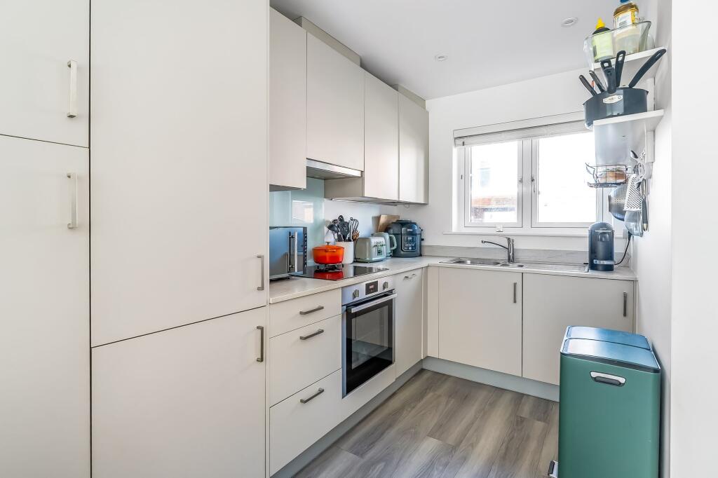 House in Tunbridge Wells, Knights Wood, Sherwood - View 5