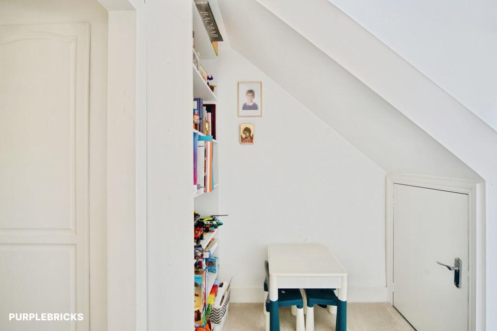 Apartment in London - More
