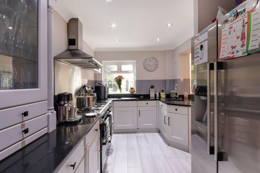 Norwood Lane, Meopham, Gravesend, Kent, DA13 0YB - View 5