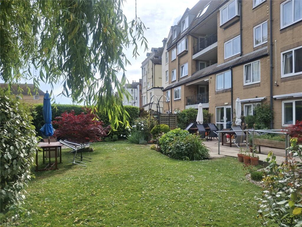 Apartment in Eastbourne, East Sussex - View 5