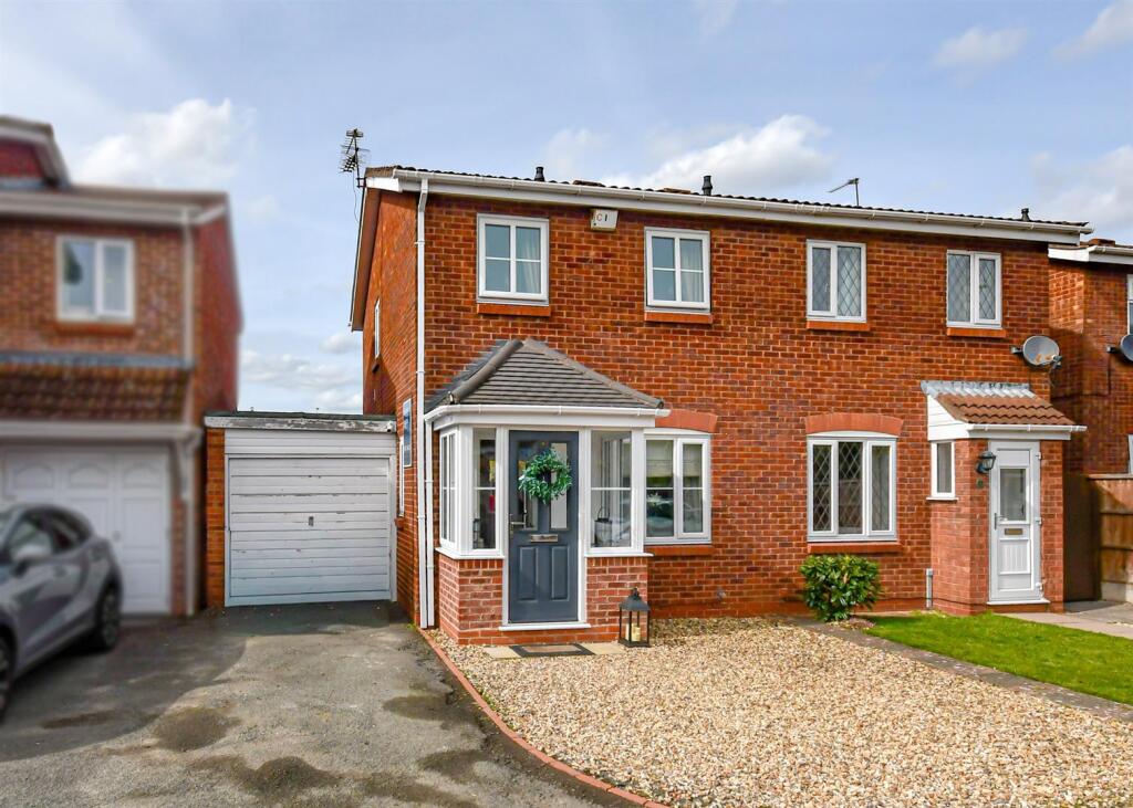 Main image of property: Furnace Close, Wombourne, Wolverhampton