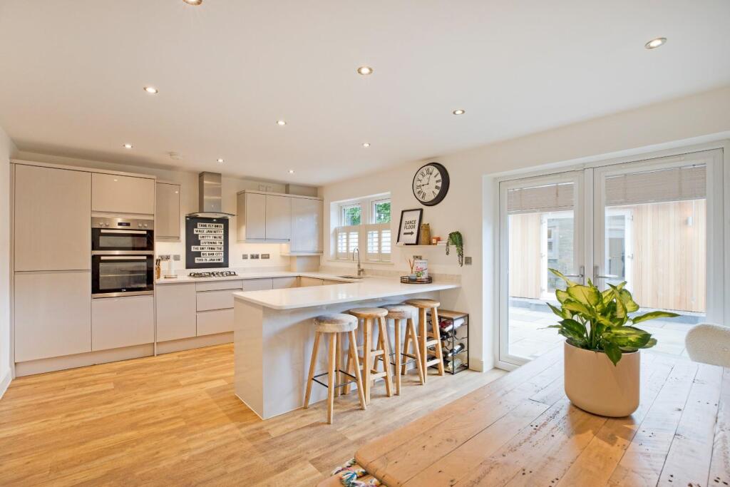 House in Leeds - View 2