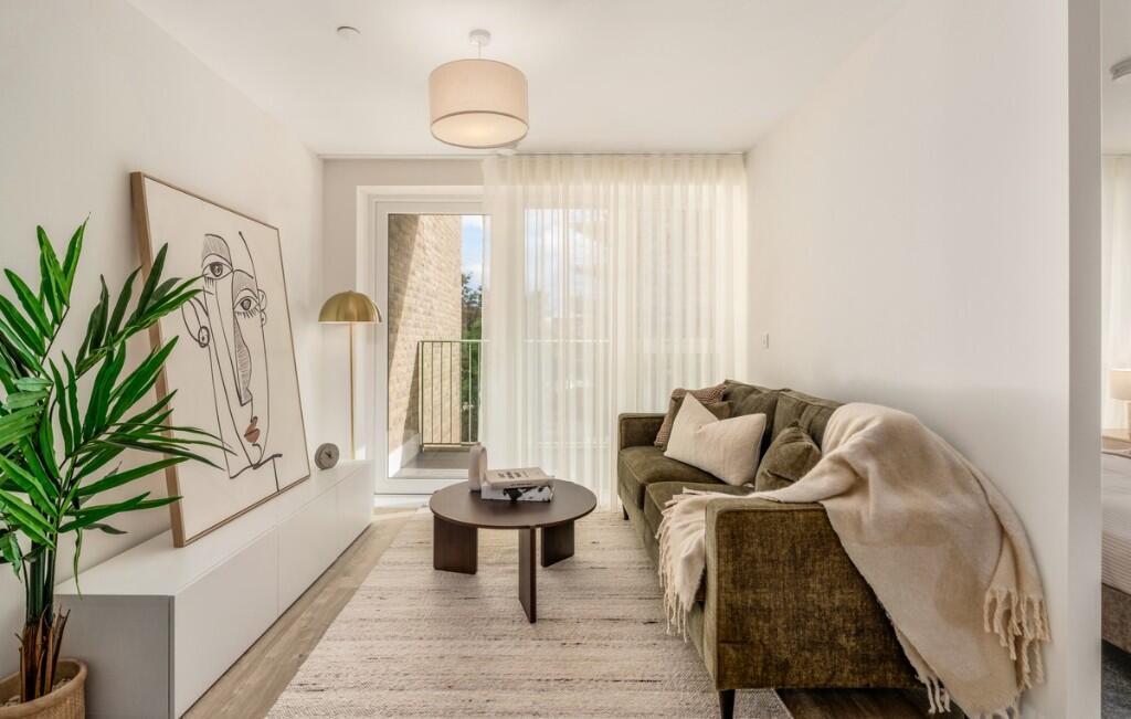 1-bed flat on Albert Road,
Barnet,
EN49SH, £299,000