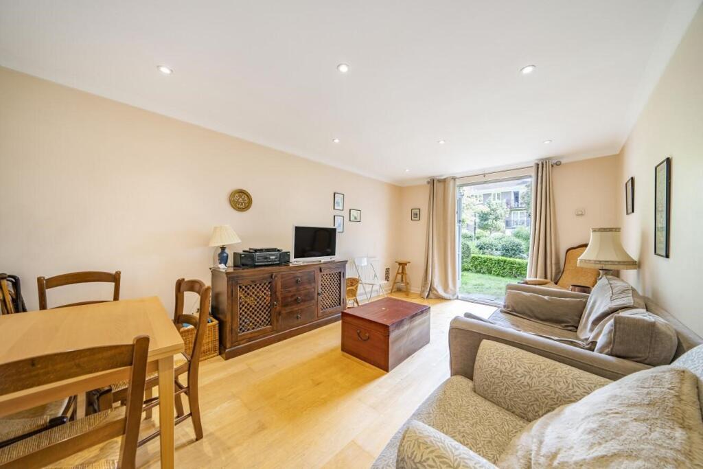 Main image of property: Brompton Park Crescent, Fulham, London, SW6
