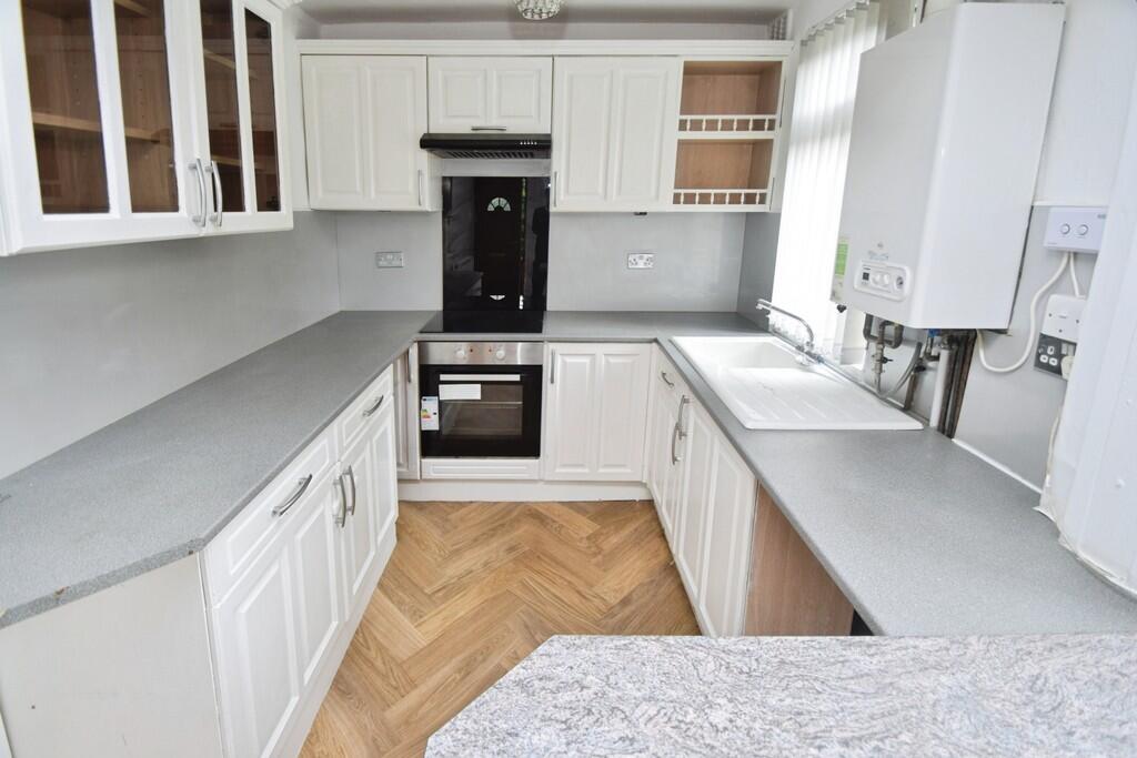 House in Bradford, West Yorkshire - View 4