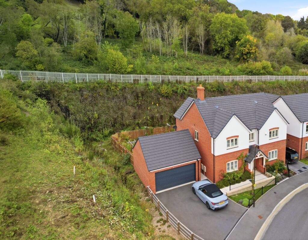 4-bed detached on Wheatcroft Drive, Ambergate, Belper, DE56, £575,000