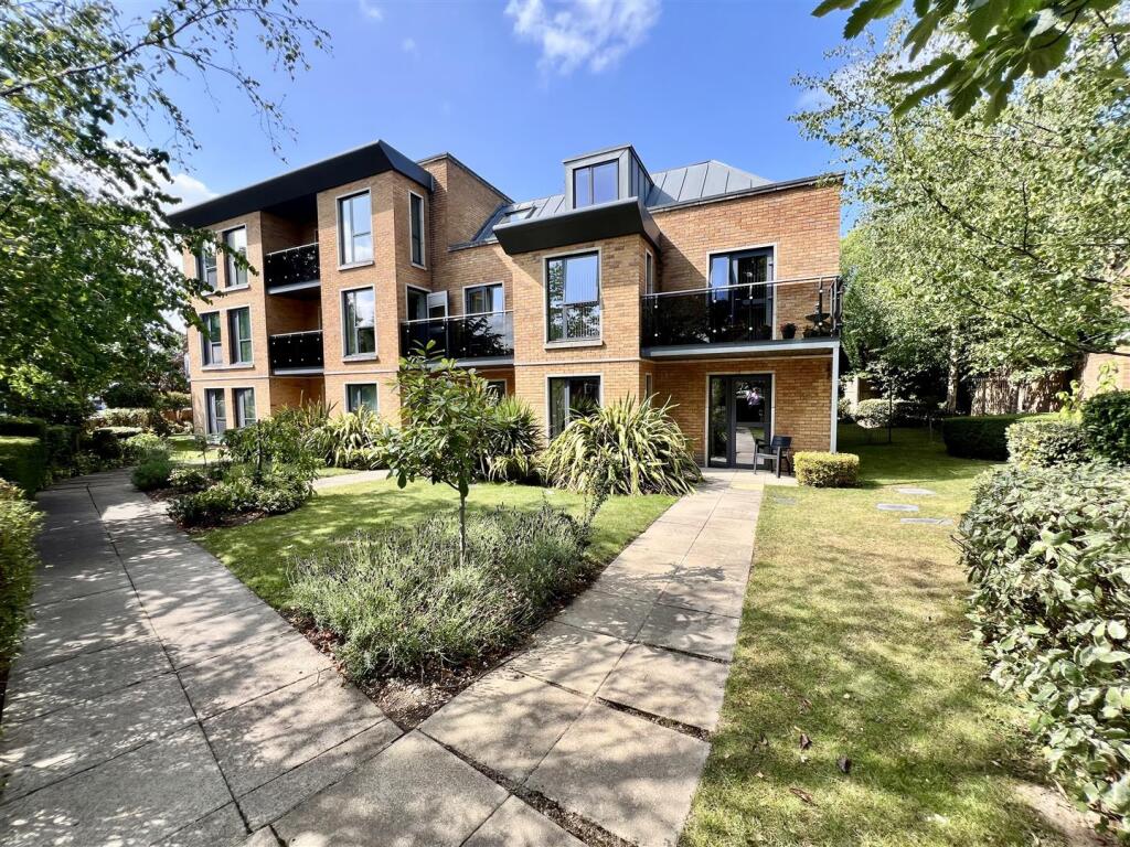 Main image of property: Stratford Road, Shirley, Solihull