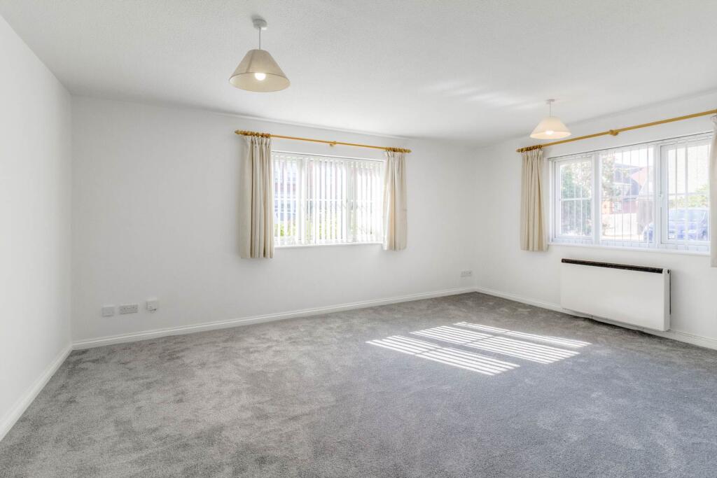 Apartment in Newport Pagnell, Green Park - View 4