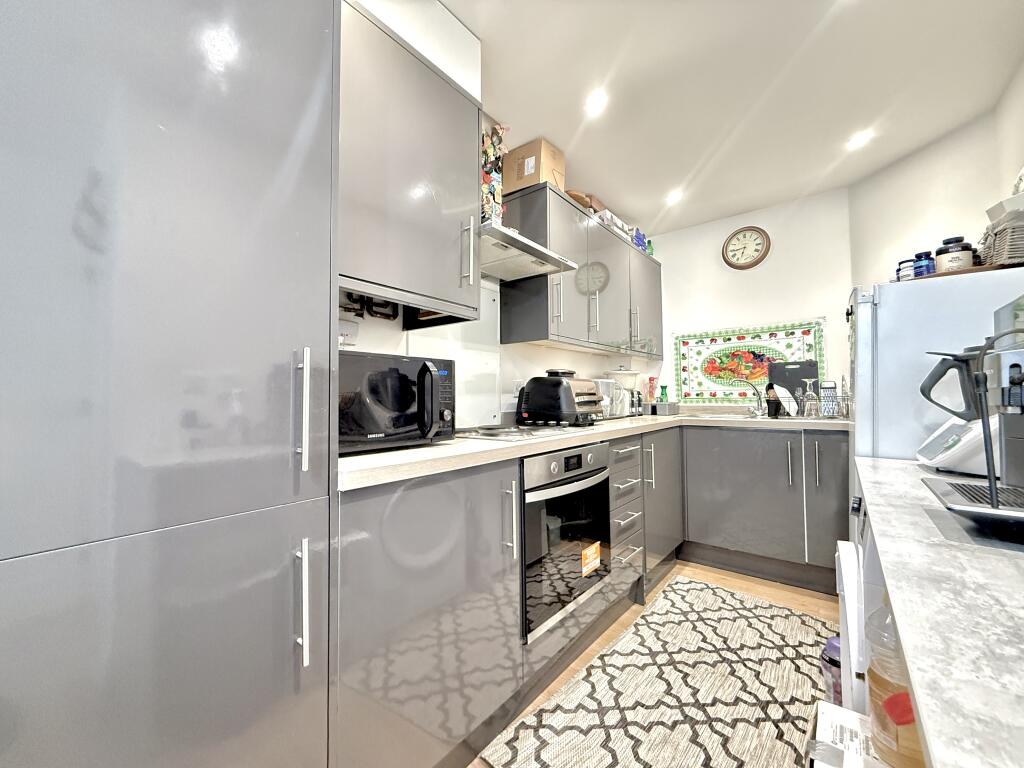 Apartment in Rochester - View 3