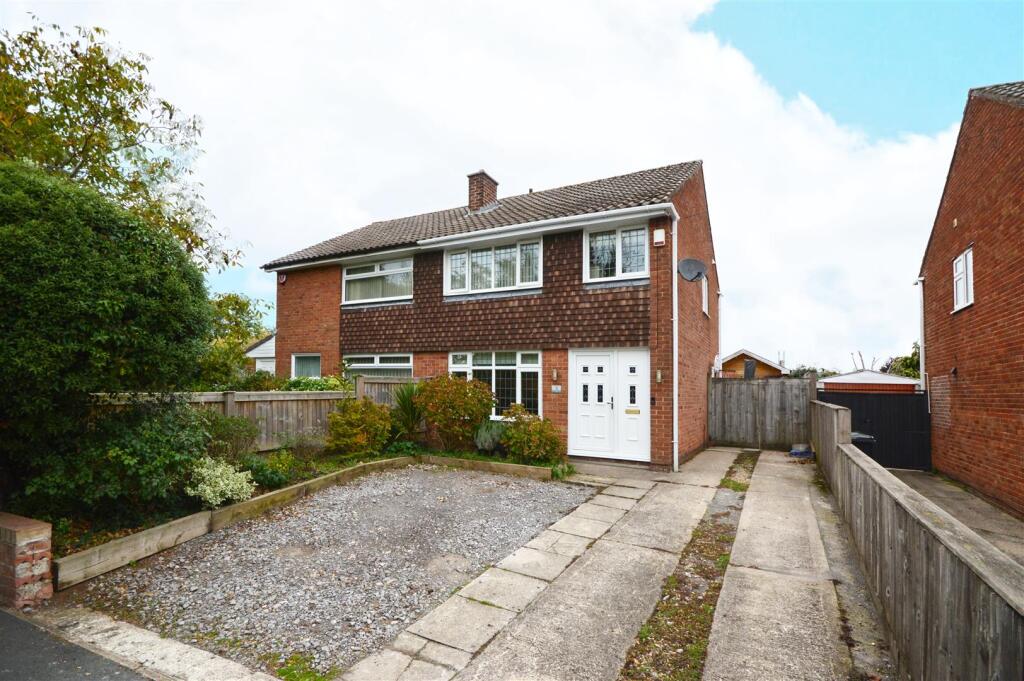 3-bed semi-detached on Stockwood Lane, Stockwood, Bristol, £350,000