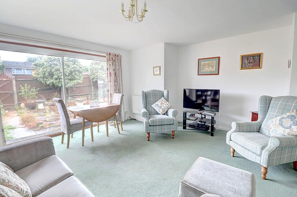Rose Avenue, Hazlemere, High Wycombe, Buckinghamshire, HP15 - View 2