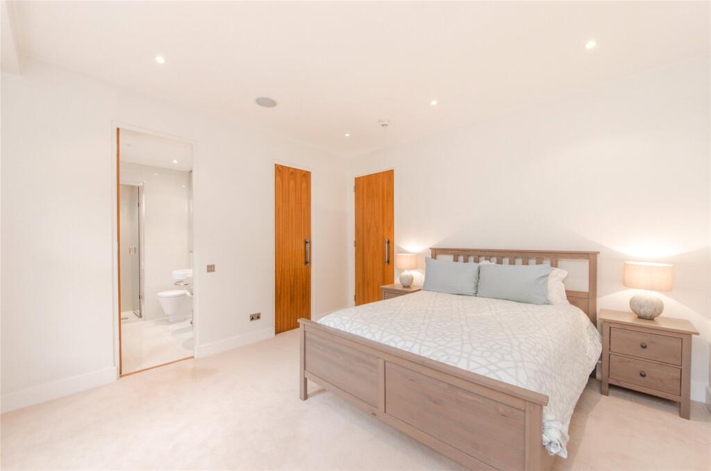 Kensington Court, London, W8 - View 5