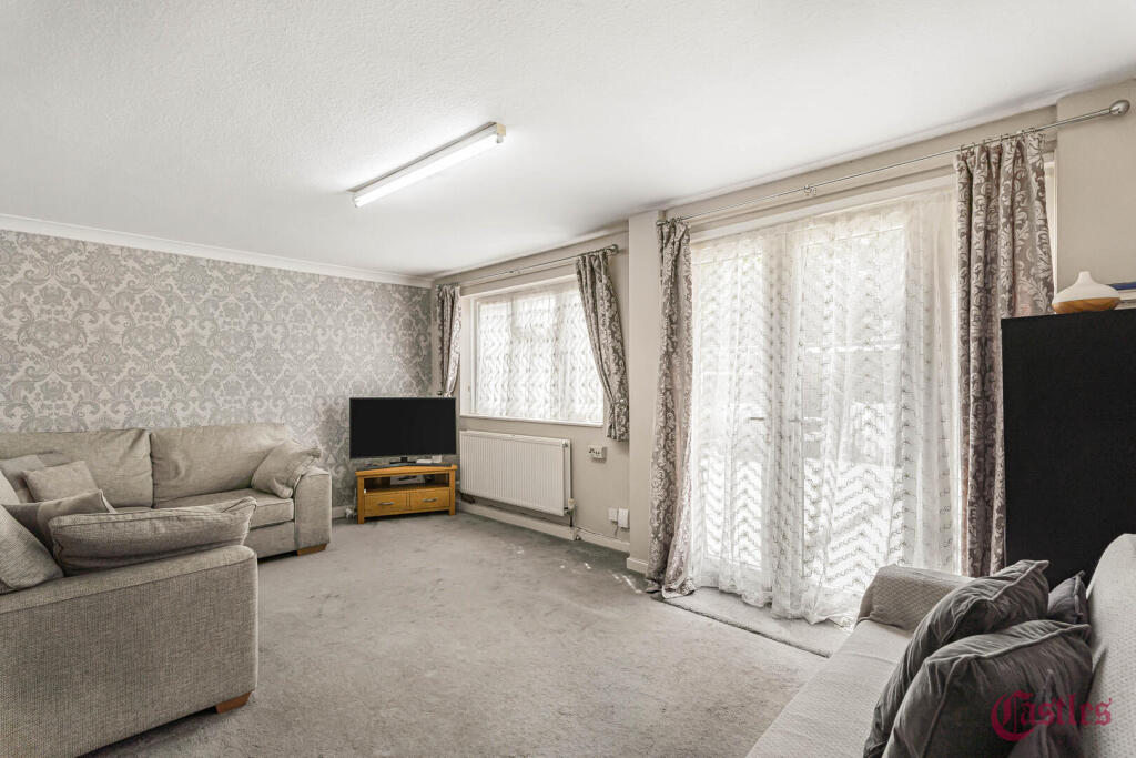Main image of property: Daubeney Road, London