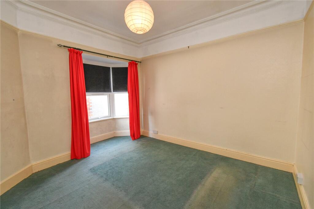 Mostyn Avenue, West Kirby, Wirral photo 4