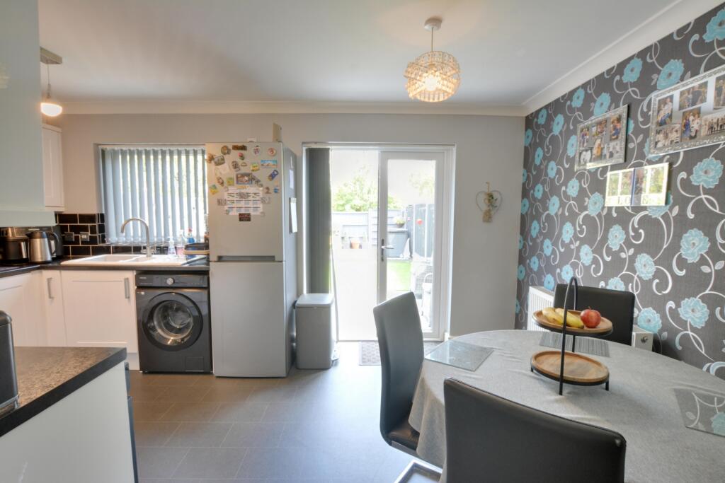 House in Crawley, Broadfield - View 6
