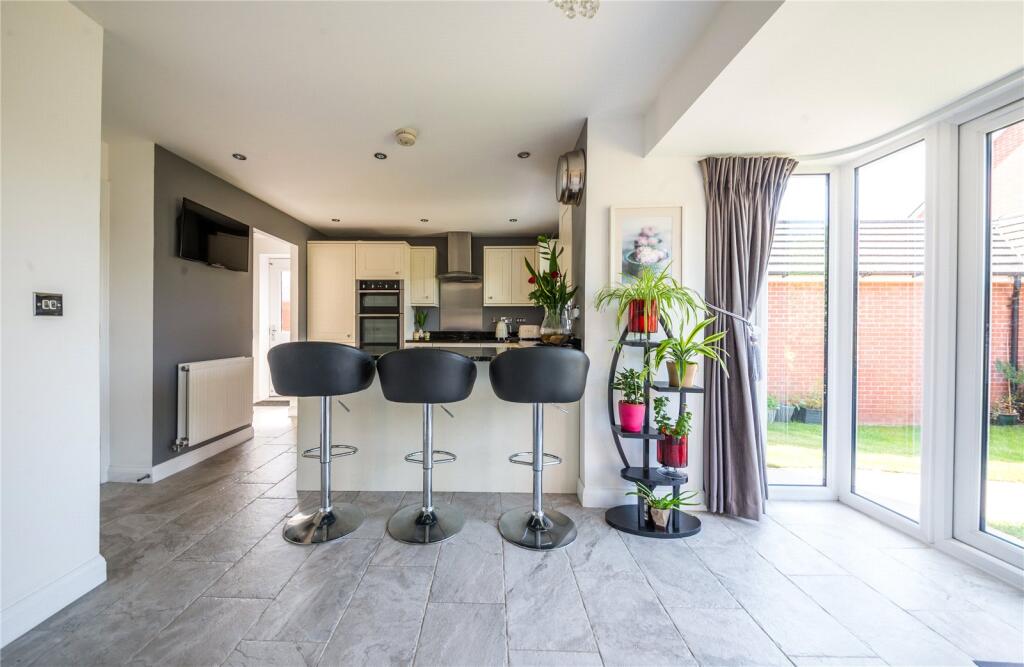 Gilhespy Way, Westbury photo 3