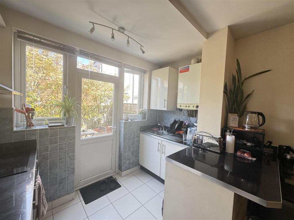 Apartment in London - View 2