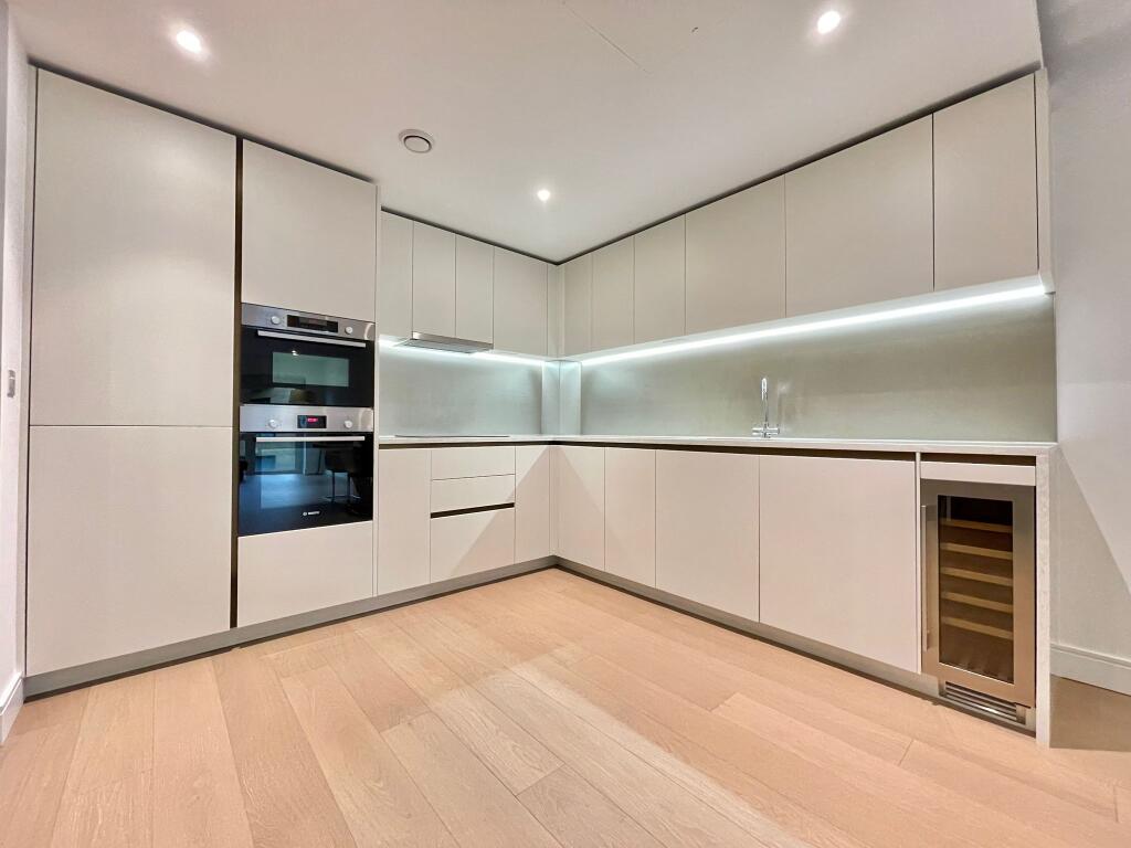 Apartment in London - View 3