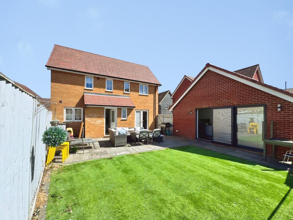House in Hemel Hempstead - More