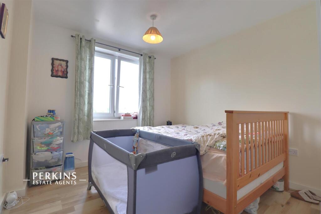Main image of property: Northolt, UB5