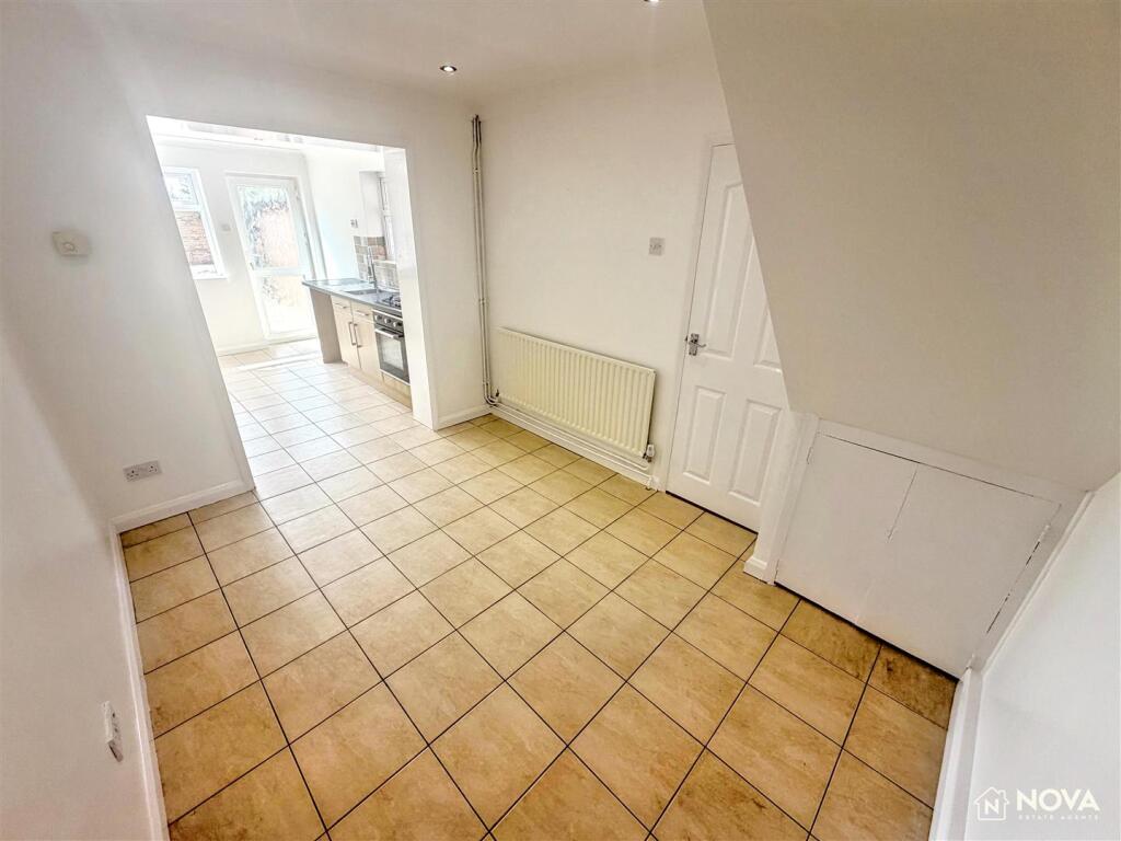House in Luton - View 5