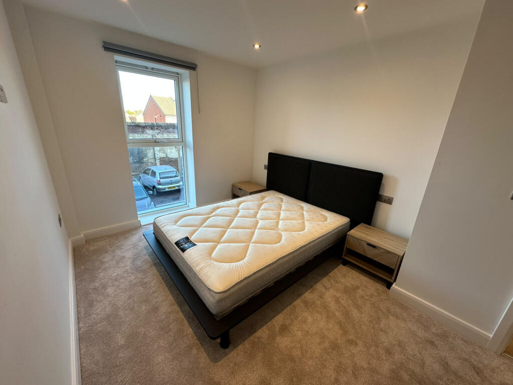 Apartment in Leeds, West Yorkshire - More
