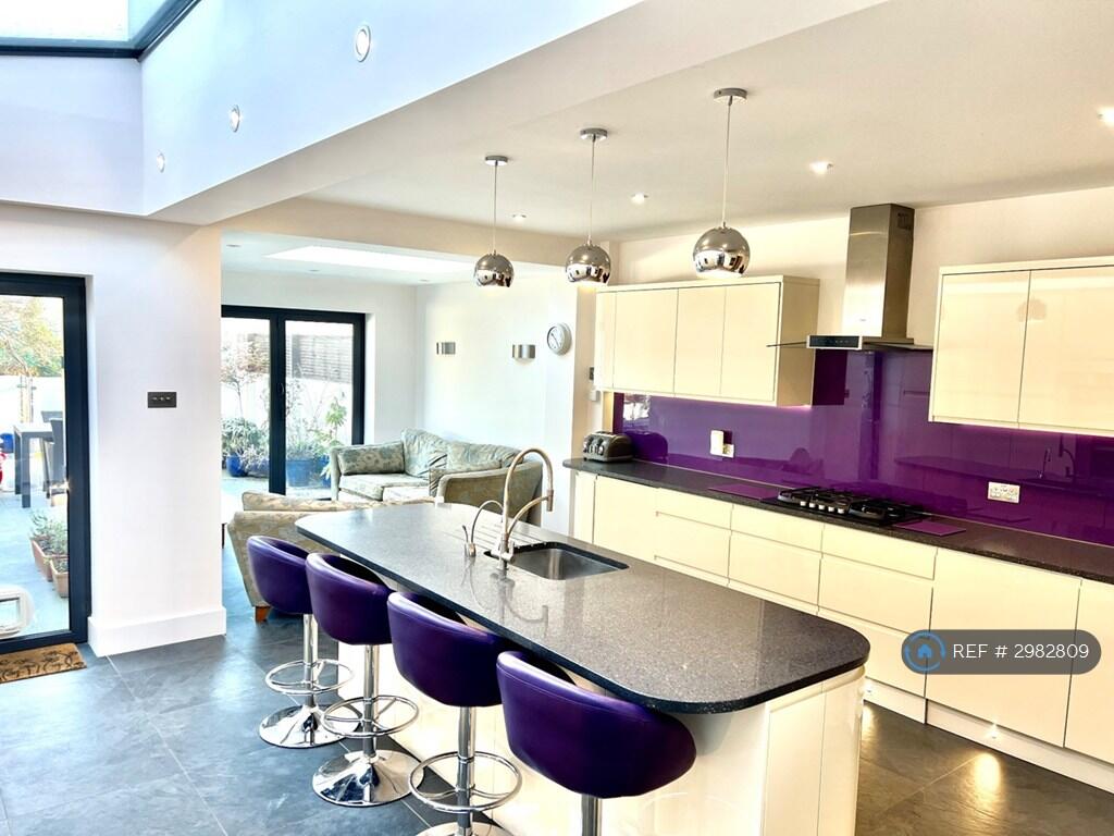 Main image of property: Brentford / Northfields, Brentford / Northfields, TW8