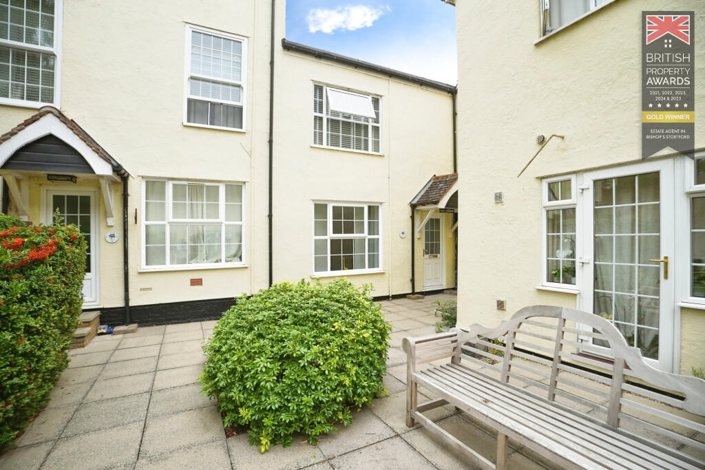 Apartment in East Hertfordshire, Hockerill, Bishop's Stortford - View 2