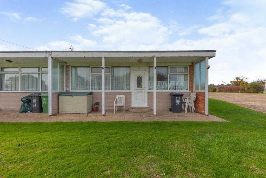 2-bed bungalow on Links Road, Mundesley, Norwich, £60,000