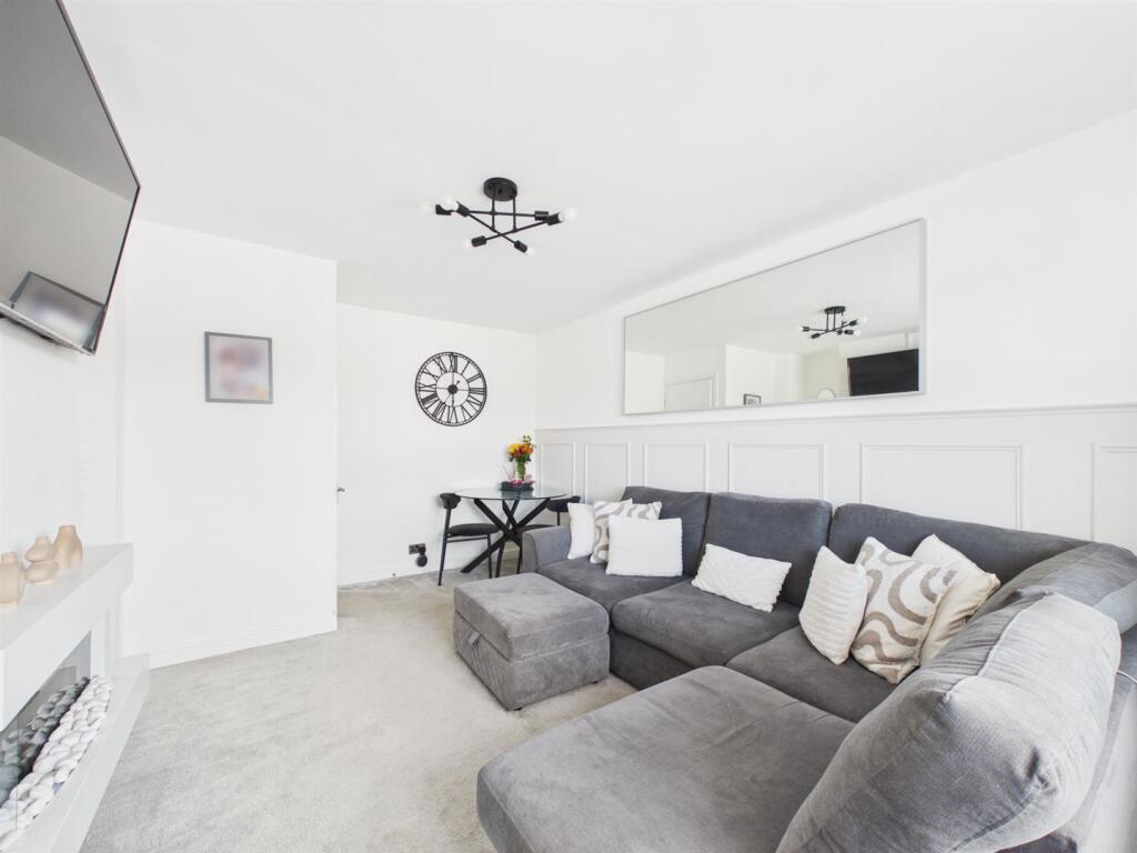 Apartment in North Tyneside, North East - View 2