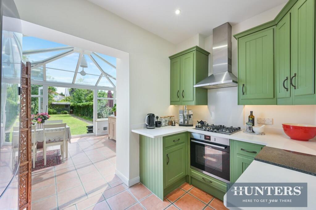 House in Worcester Park - More
