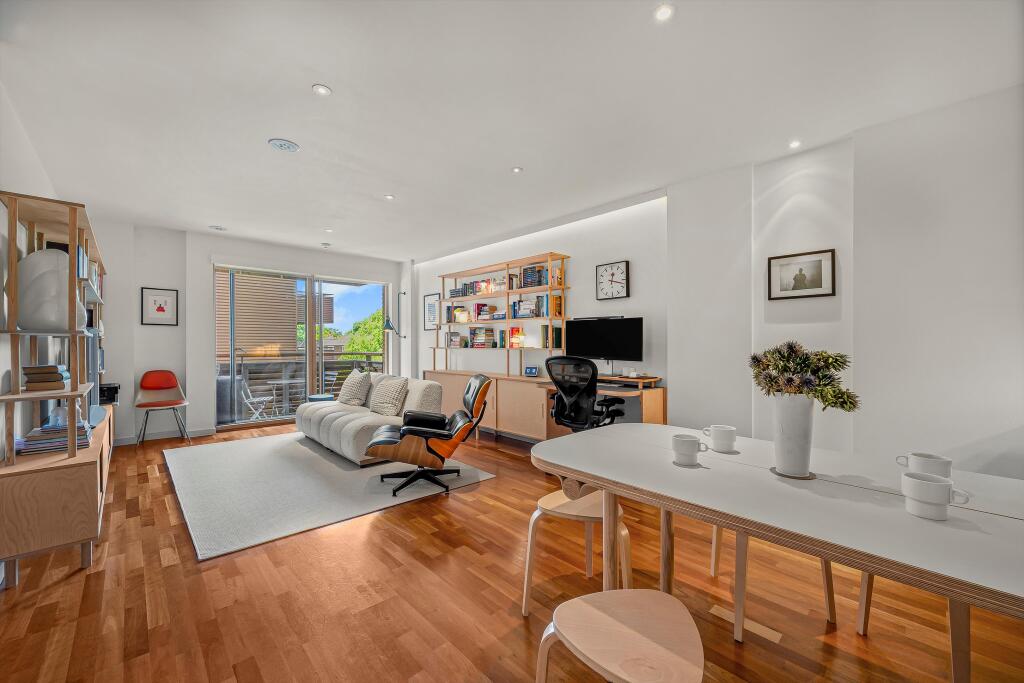 Main image of property: Gainsborough studios, Islington, N1