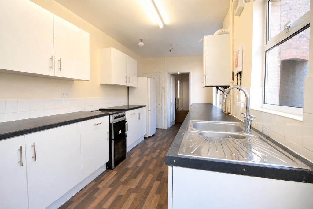 House in Bedford, Harpur - View 3