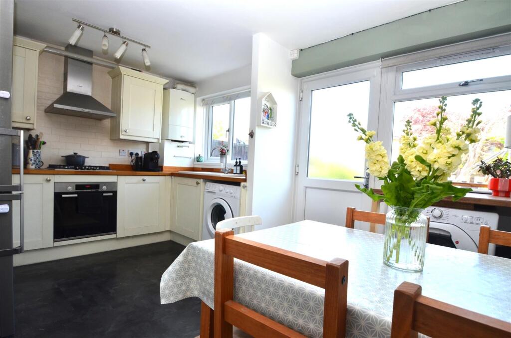 Shaftesbury Close, Nailsea - View 6