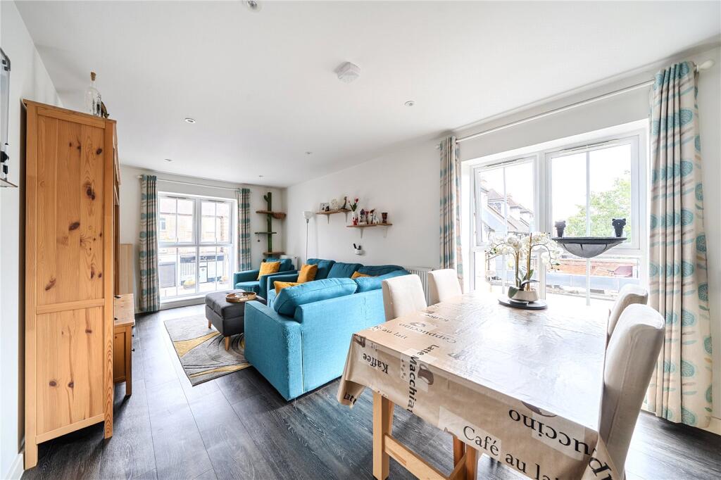 Apartment in London, Upper Elmers End - View 3