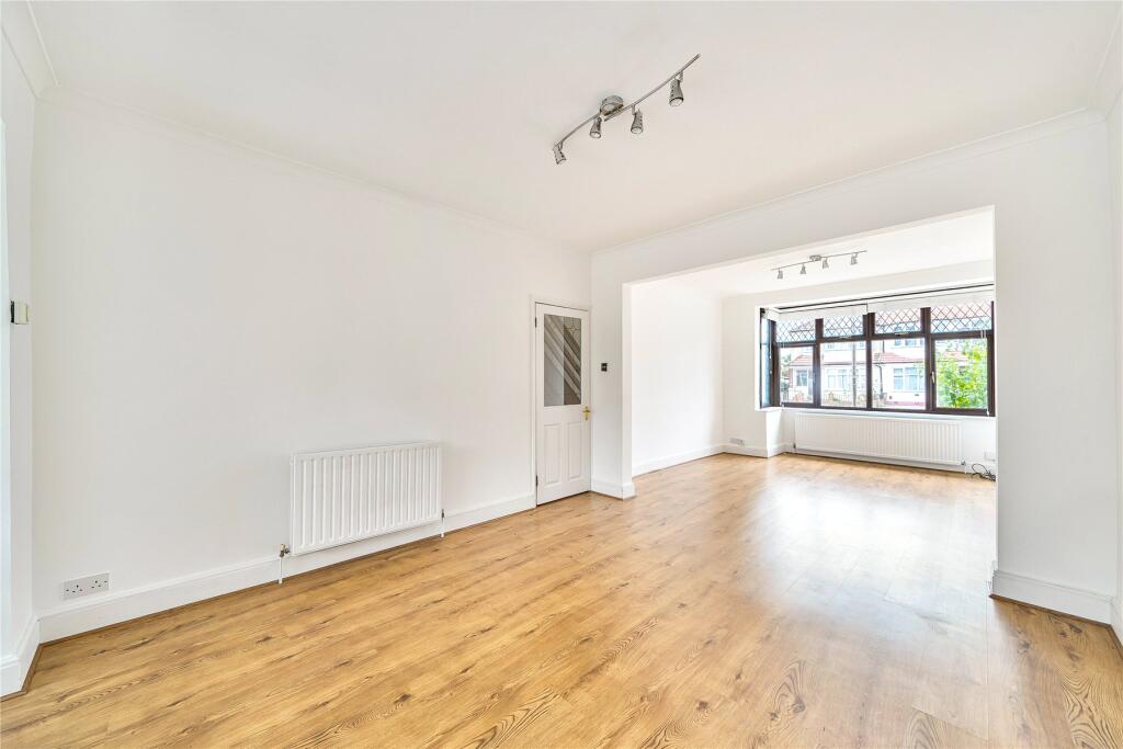 House in Kingston upon Thames - More
