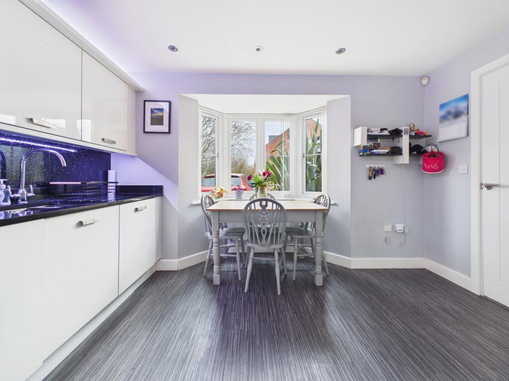 House in Weston-super-Mare, North Somerset - More