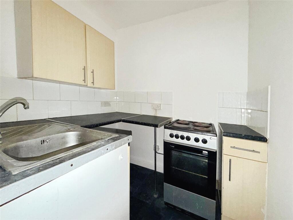 Apartment in Torquay, Ellacombe - View 3