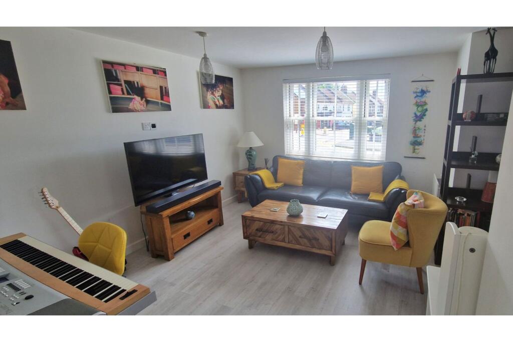 Featherbed Lane, Hemel Hempstead, HP3 photo 2
