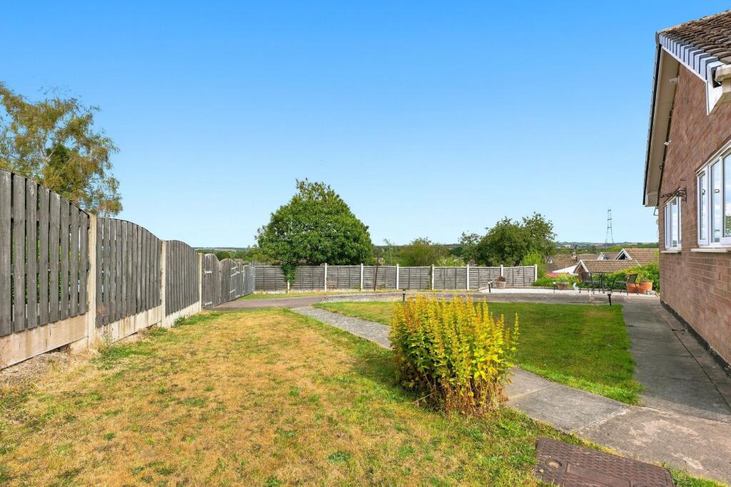 House in Chesterfield, Inkersall, Staveley CP - View 4