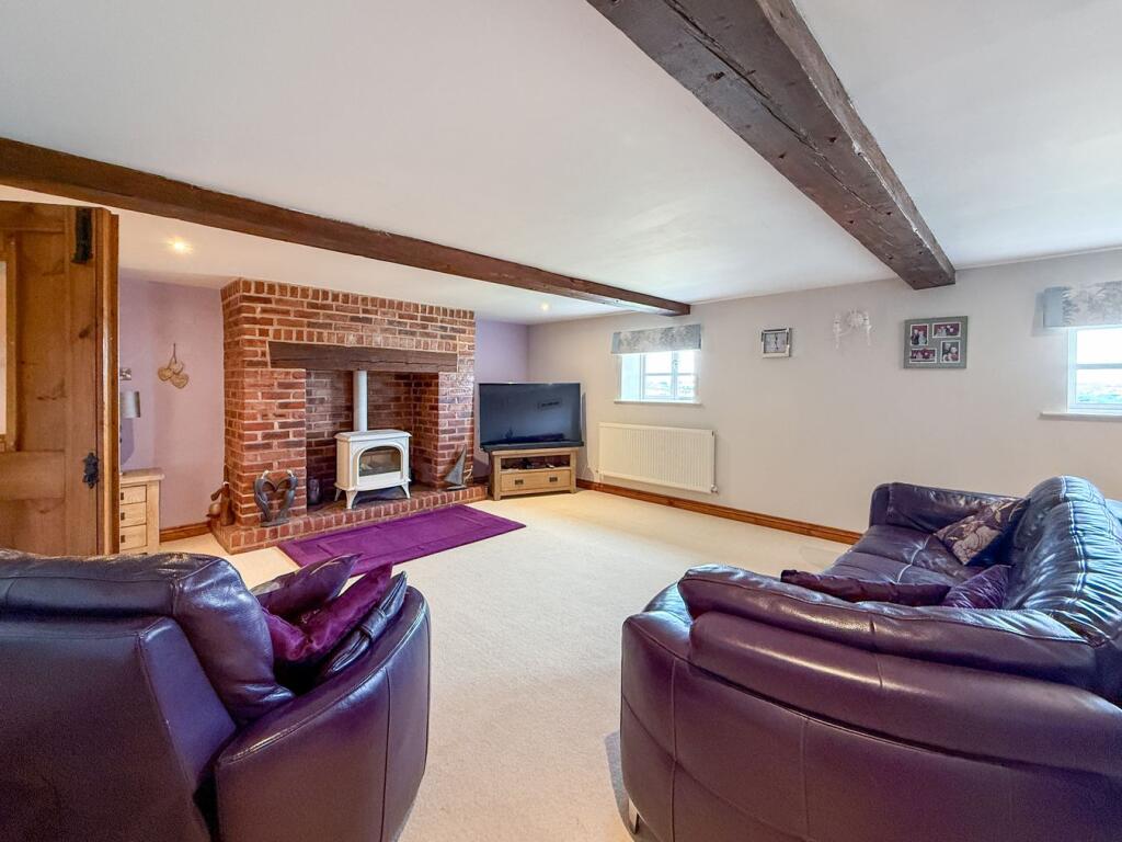 House in Huddersfield - View 4