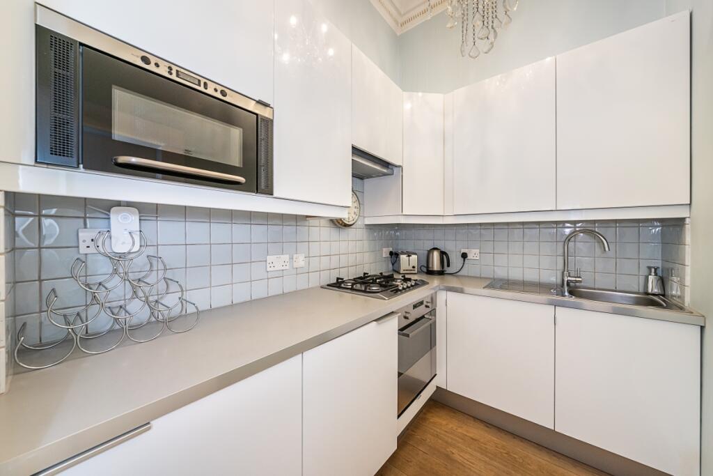 Apartment in London - More